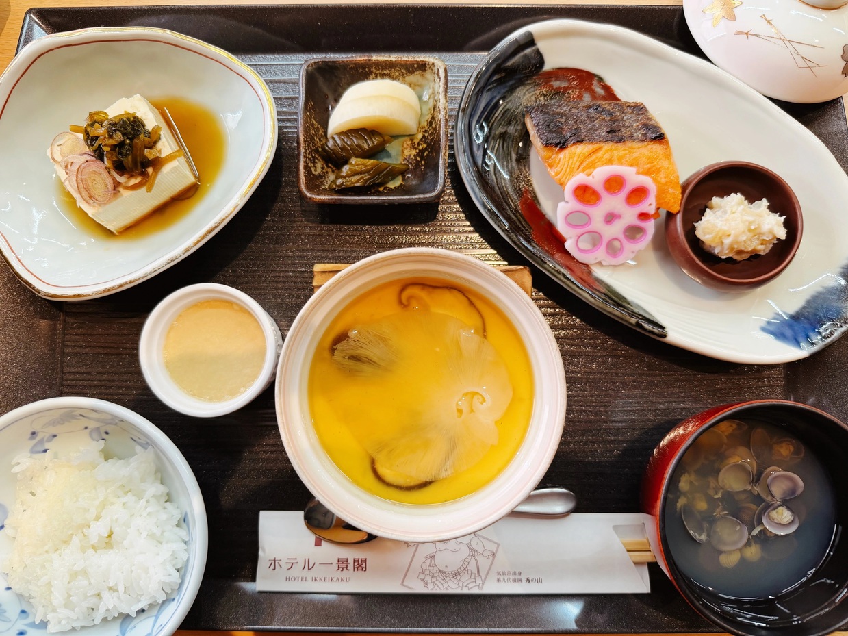 創業110周年記念メニュー「フカヒレ朝食」