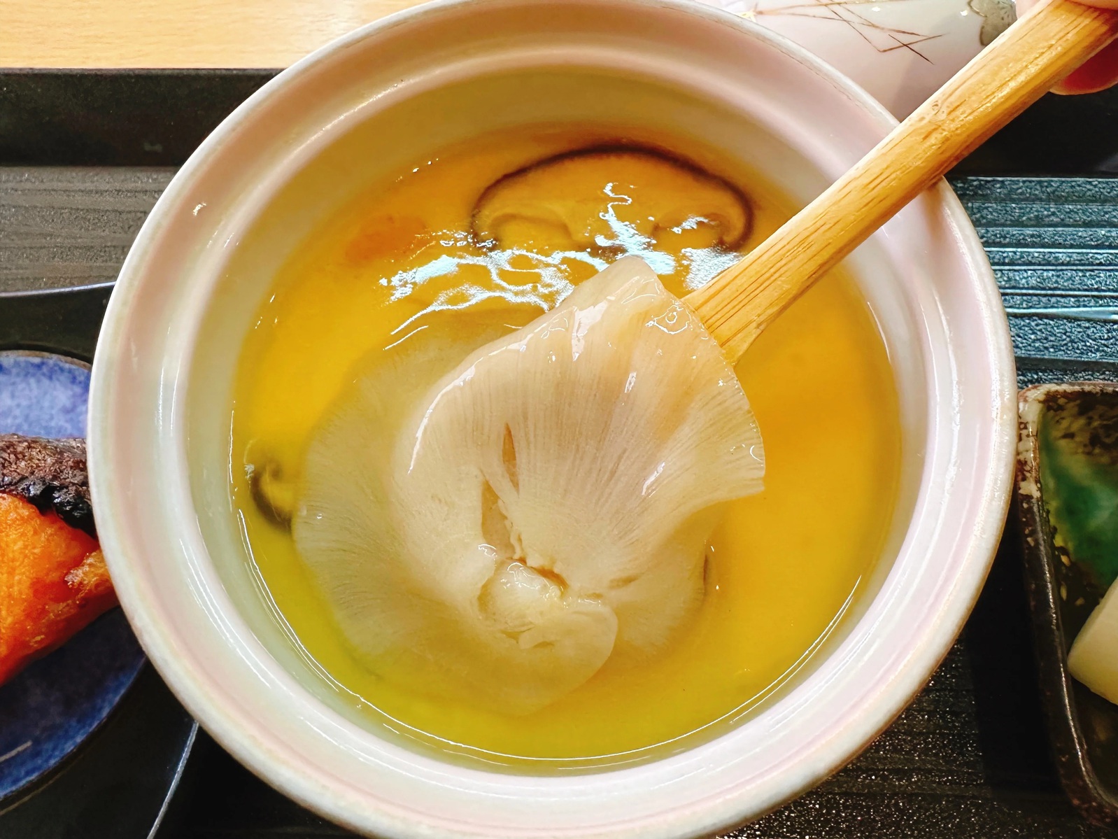 本場・気仙沼ならではの「フカヒレ豆乳茶碗蒸し」