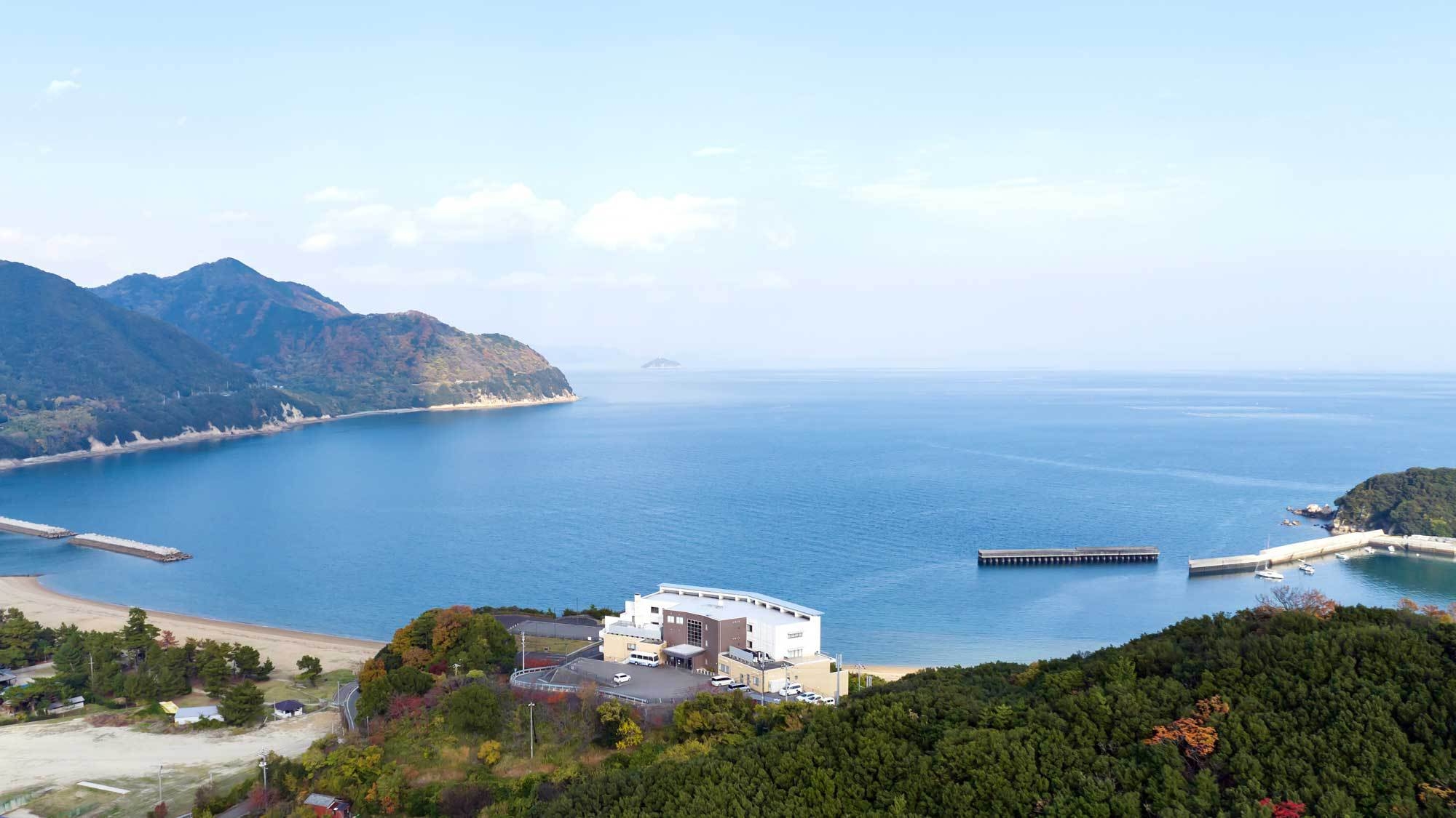 《素泊まり》多島美の、その先へ — 海と暮らしが寄り添う、自由度の高い島の滞在×オールインクルーシブ