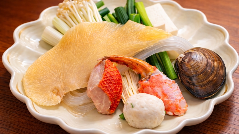 【三陸産フカヒレ｜海鮮鍋プラン】特製スープで味わう贅沢鍋と、自然に溶け込む天然温泉《夕朝食付》