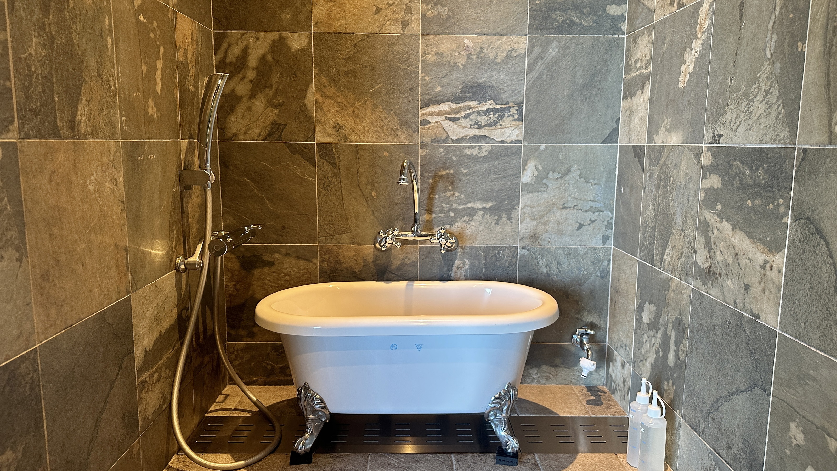 【隠れ家ヴィラAZITO】眺望抜群の一棟貸／72平米◆半露天風呂付