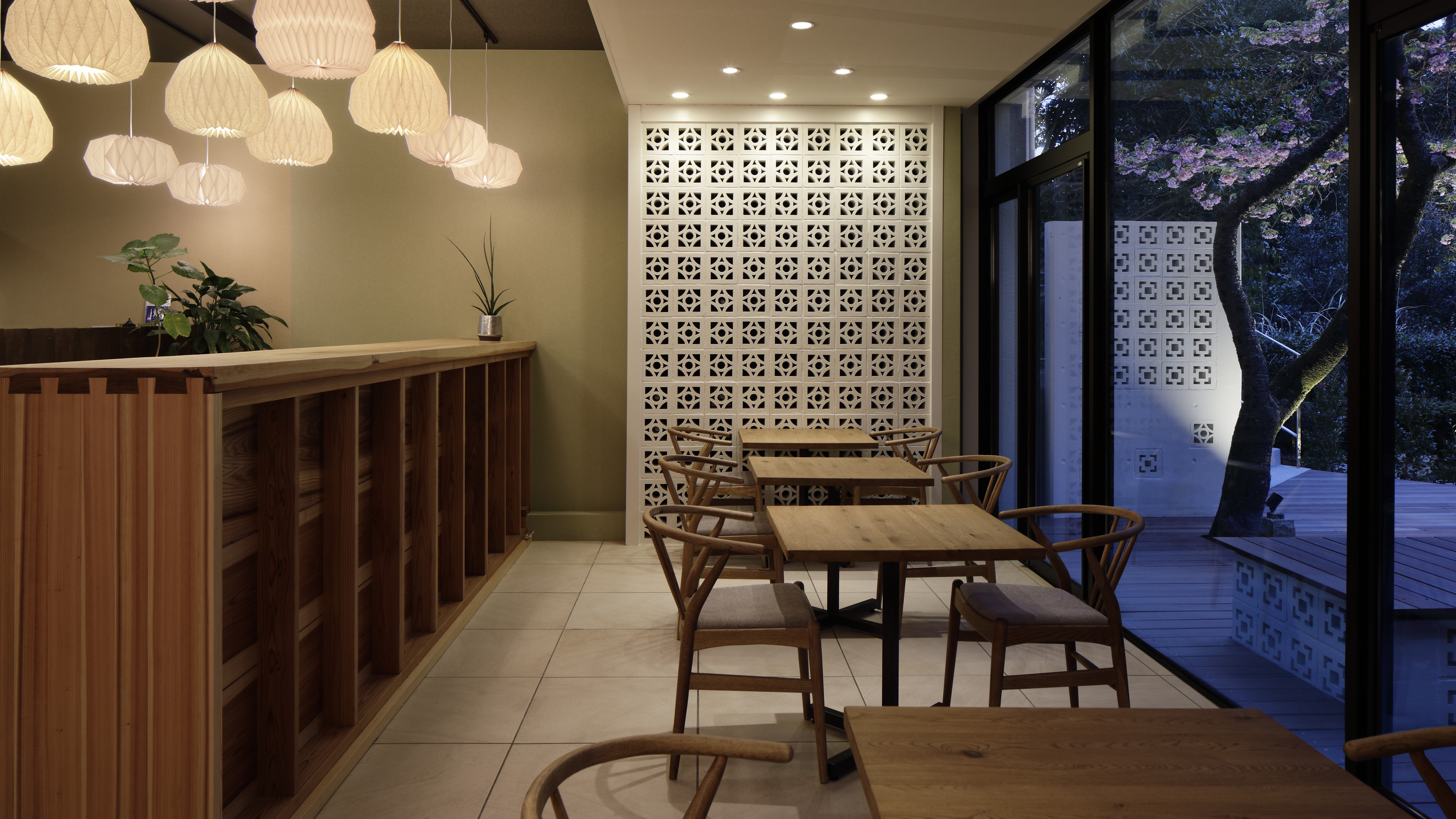 【カフェラウンジ】無料のドリンクを提供しています