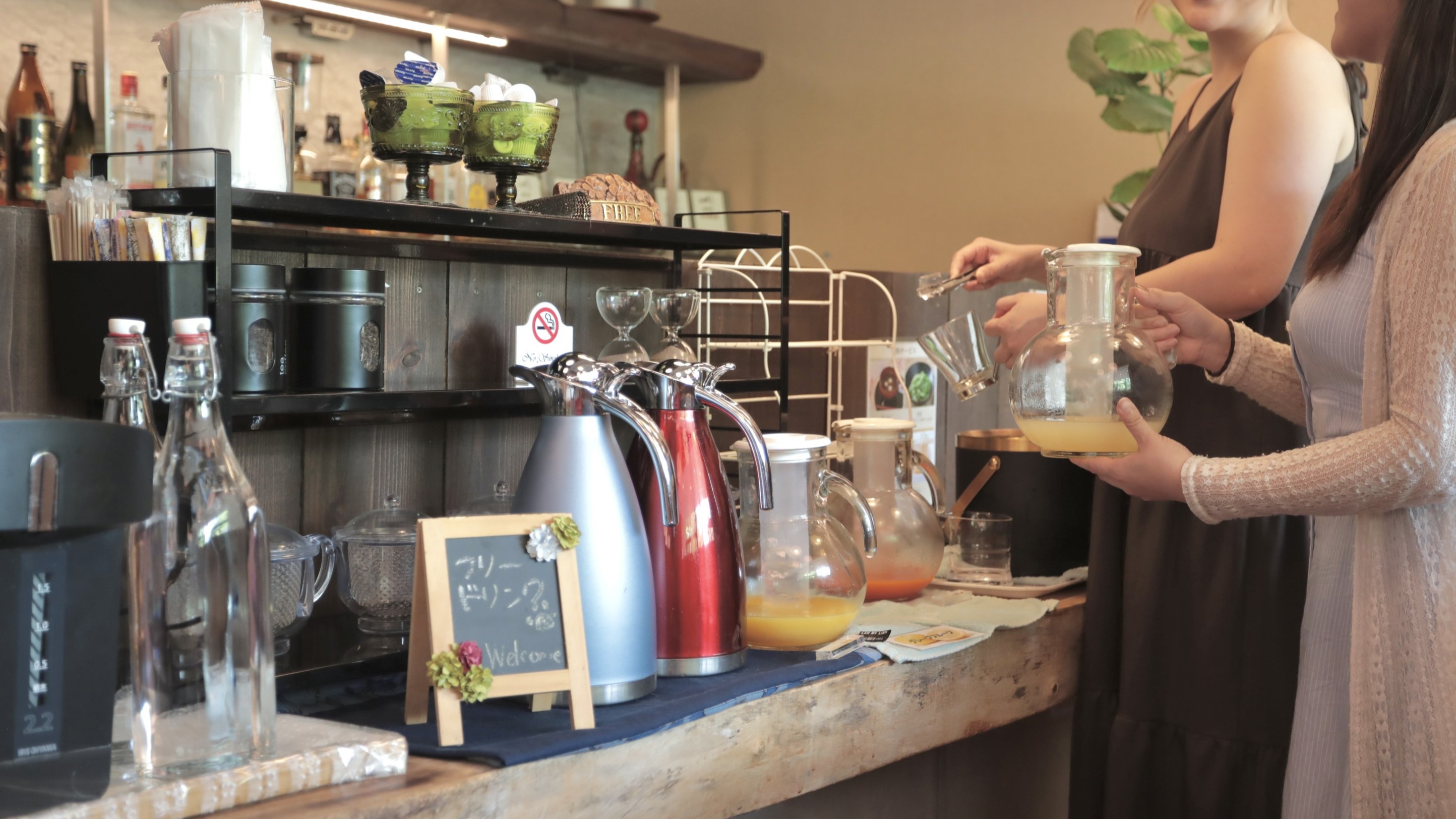 【ラウンジ】ウェルカムドリンクをご用意しております