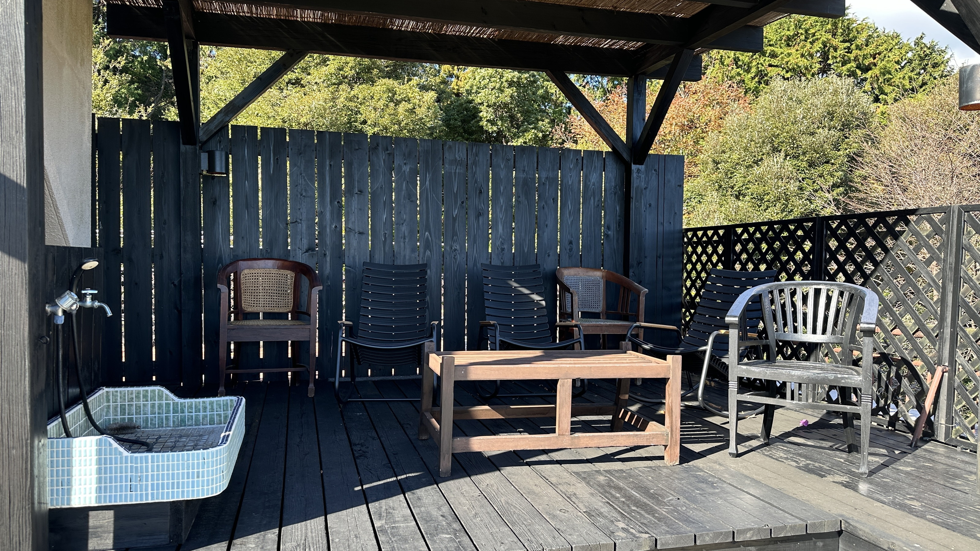 【屋上ドッグラン（本館施設）】天気が良いととても眺めが良いです