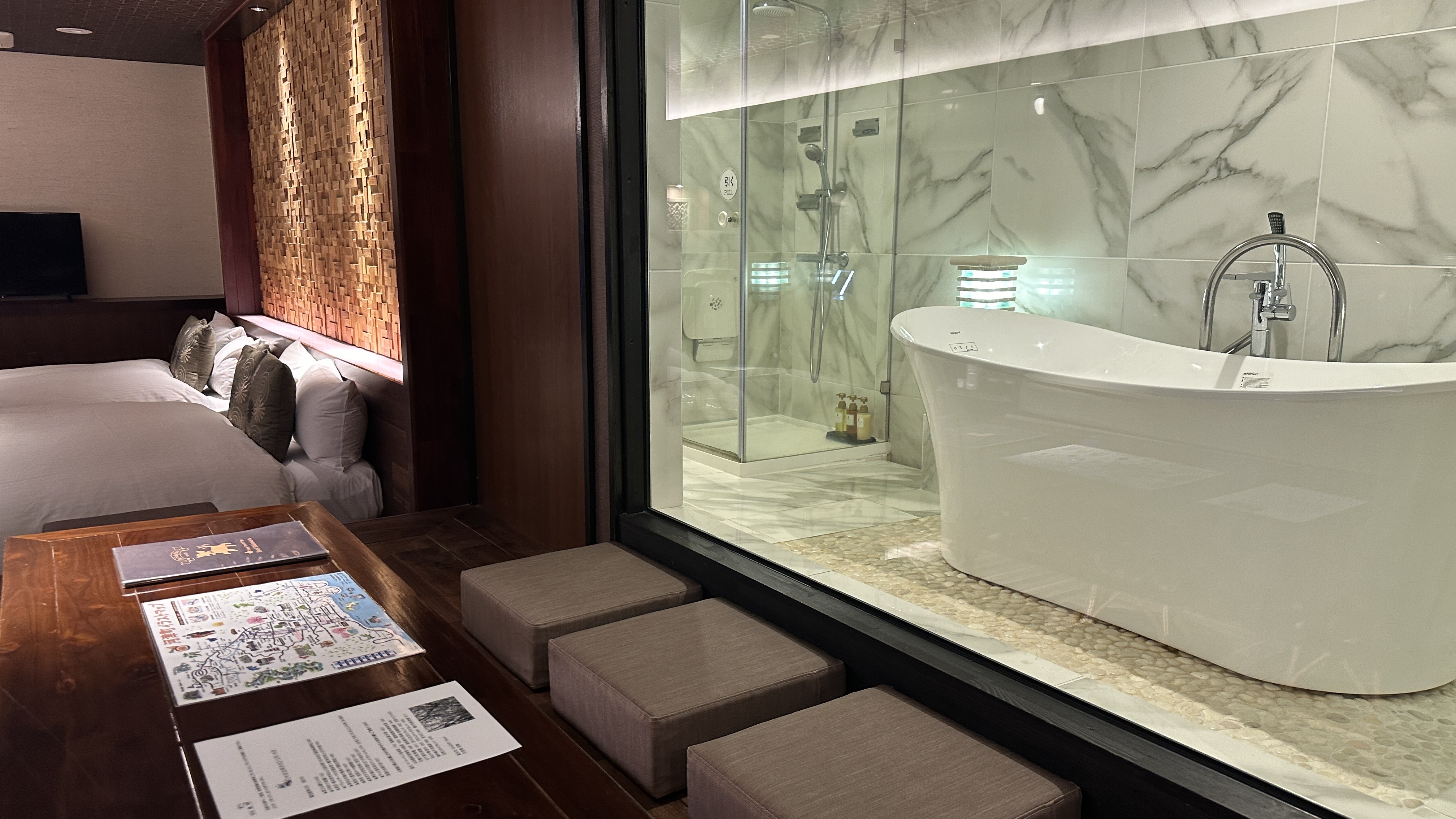 【森に抱かれる至福のプレミアムルーム】本館洋室／60平米◆禁煙