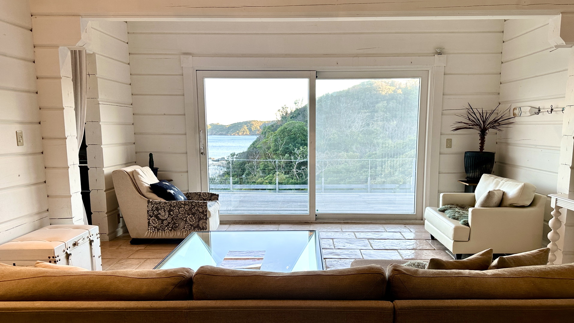 【別邸】 海を一望◆カーサ・デラノンナ※本館から車30分◆136平米（リビング）