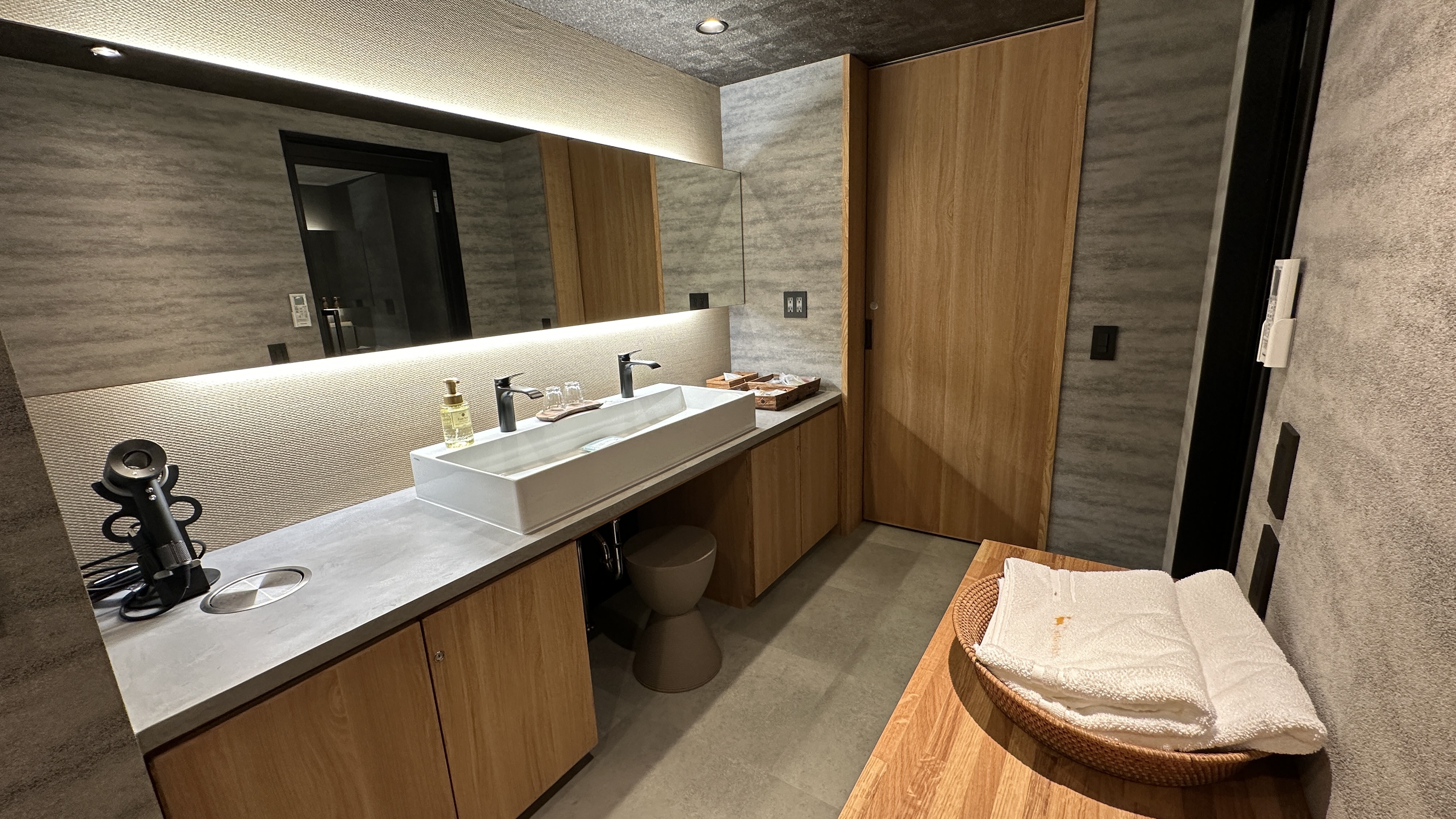 2024年12月リニューアルオープン！【本館最大100平米】森の中に佇む◆グランデルーム