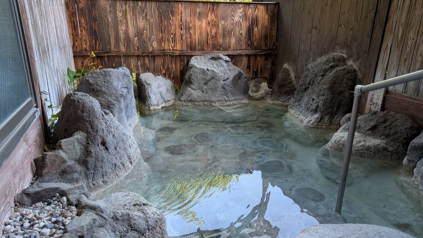 貸切露天風呂(内湯付)『きりの湯』