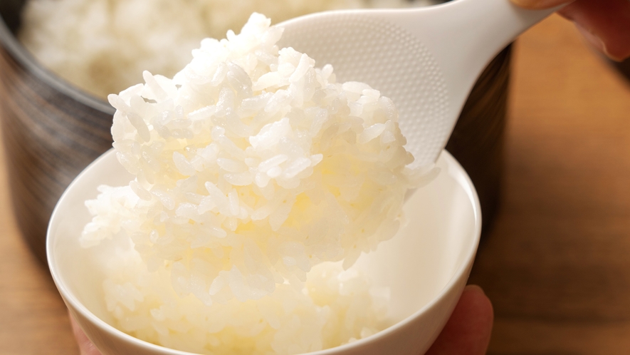【ブランド米ふっくりんこ】もっちりとした食感にしっかりとした米の甘さが和食をより引き立てます。