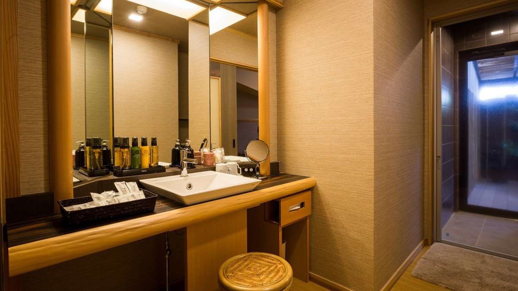 本館｜露天風呂付洋室｢瑠璃｣