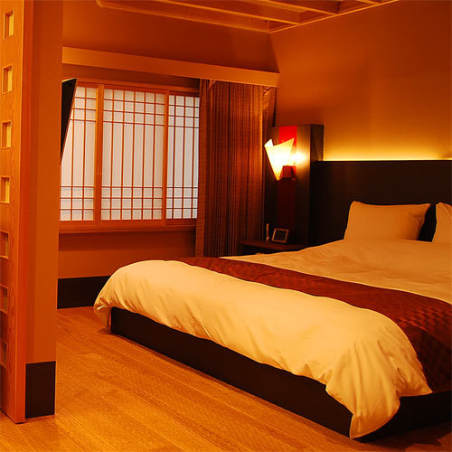 Iwato <Kamar Jepang dan Barat dengan bak mandi cemara> / Kamar