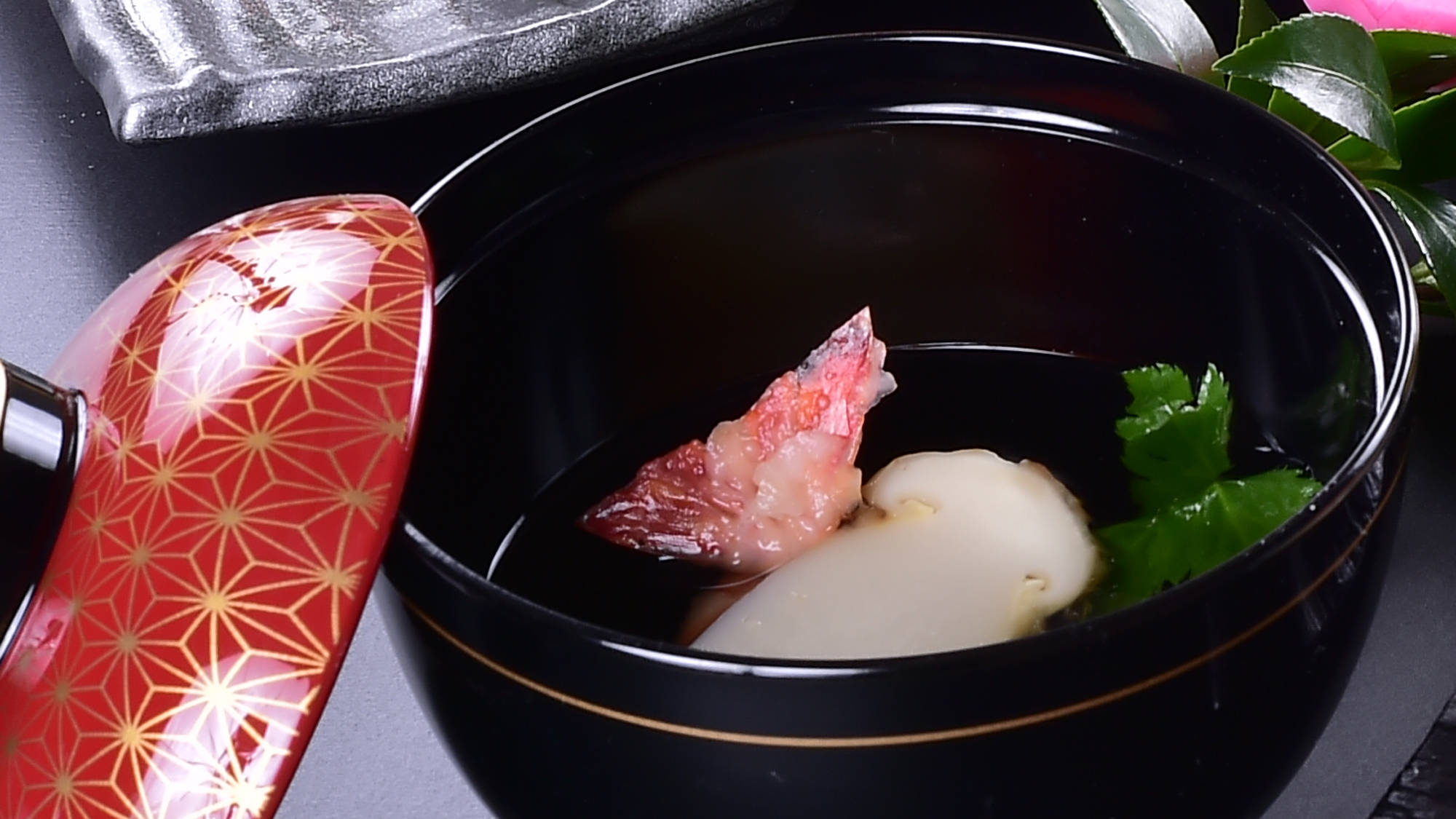 松茸のお吸い物（写真はイメージ）