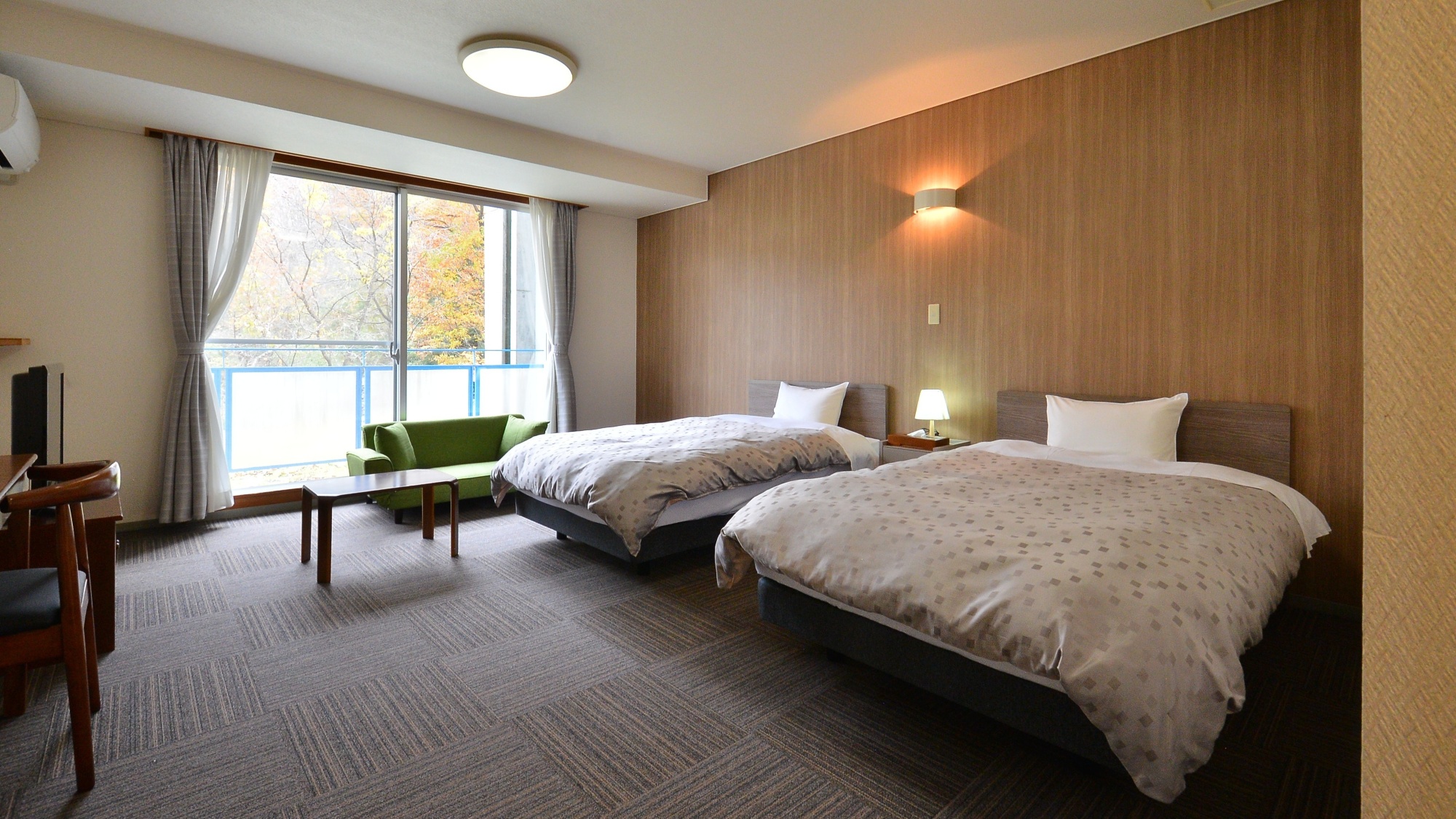 洋室ツイン（セミダブルベッド）【禁煙】