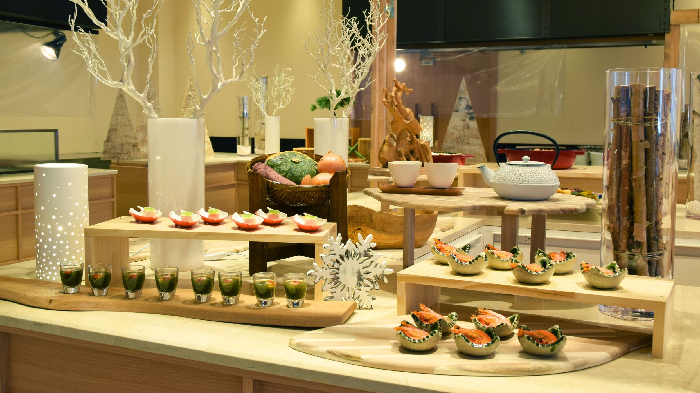 【早割30】10％OFF！カニやいくらも食べ放題—和食・洋食・エスニックビュッフェ／ビュッフェ夕朝食