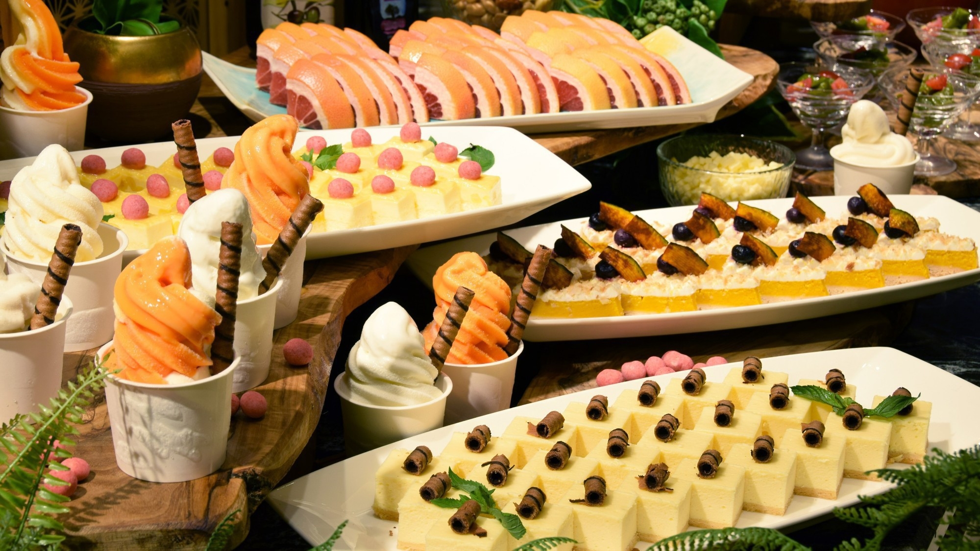 【早割30】10％OFF！カニやいくらも食べ放題—和食・洋食・エスニックビュッフェ／ビュッフェ夕朝食