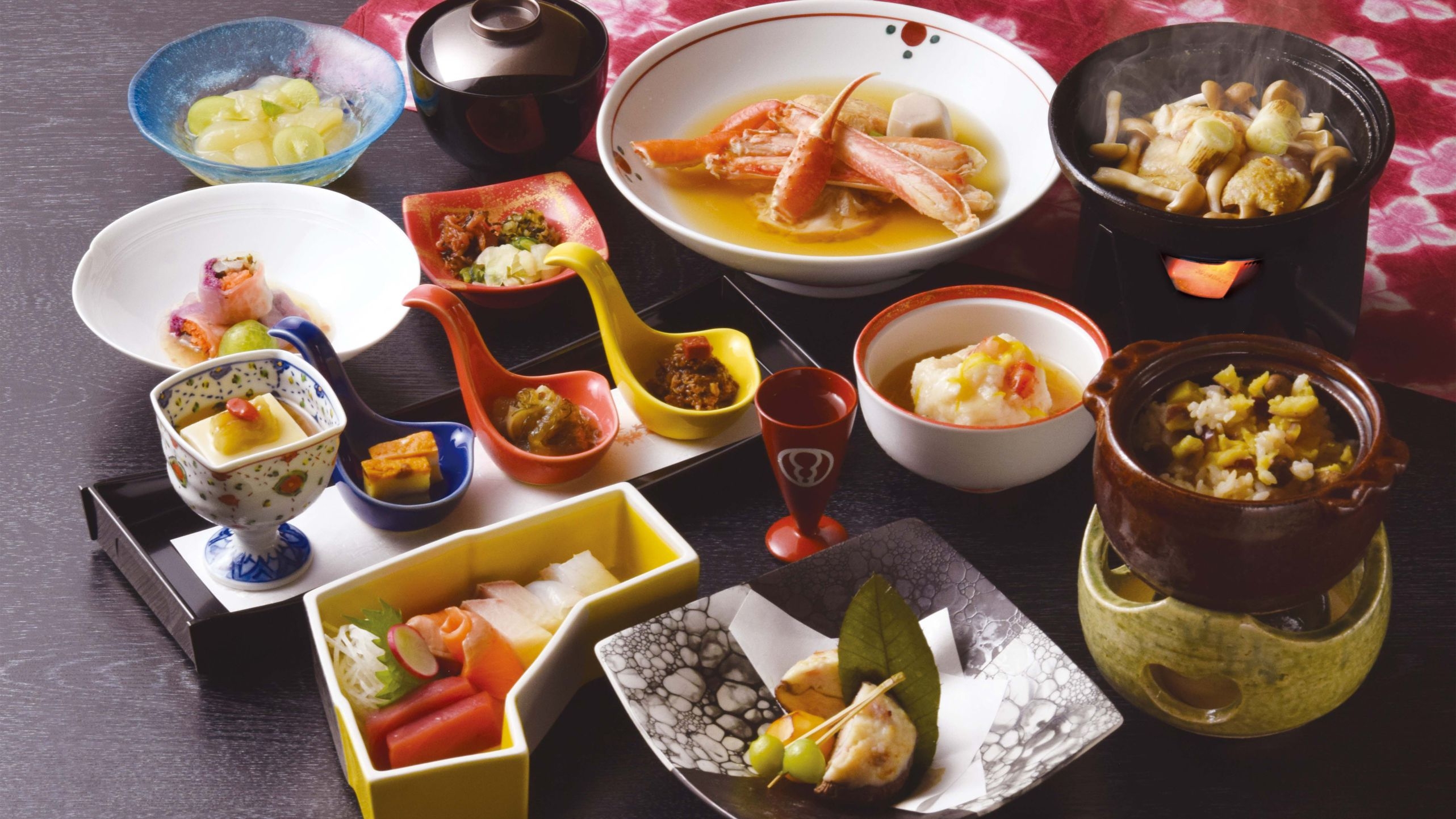 【お部屋食】季節の素材を用いた滝本のスタンダード／季節の御膳★☆☆