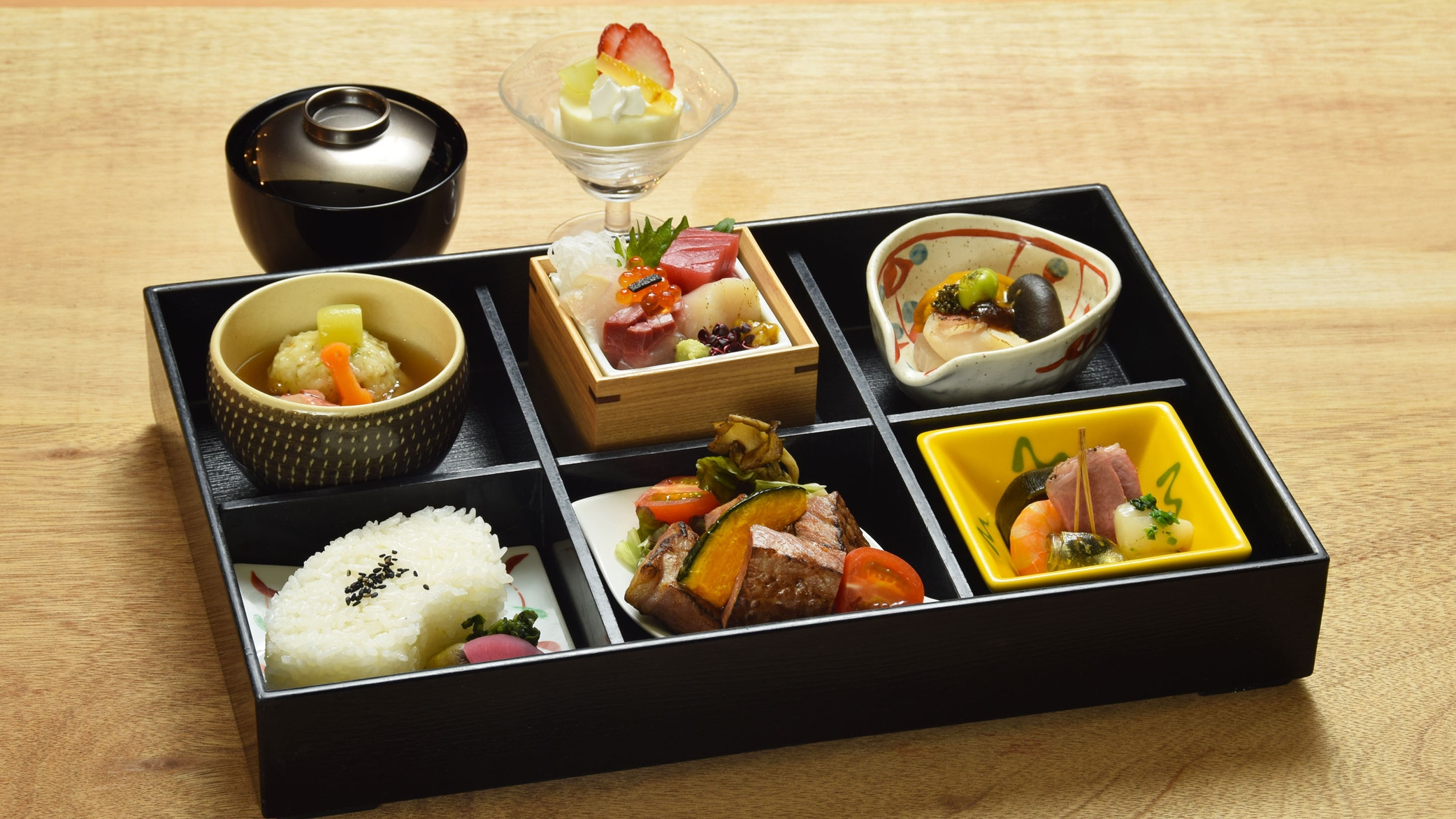 【早割30・わんちゃんと一緒】お部屋で楽しむ特製弁当とわんちゃんの夕食付／特製弁当・朝食ビュッフェ