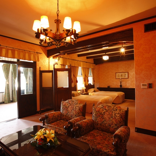 【客室/特別室】昭和天皇皇后両陛下をはじめ、数々のＶＩＰに愛されてきた雲仙観光ホテルを代表するお部屋