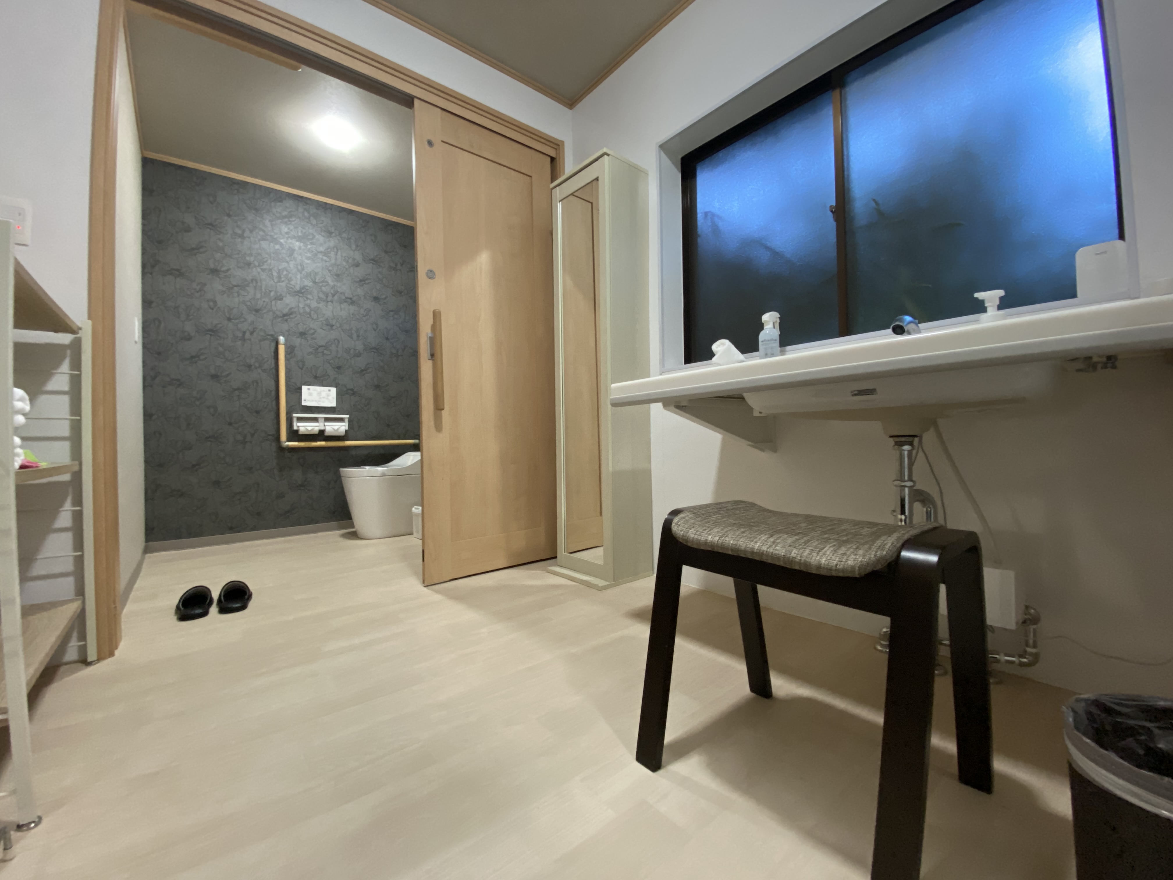 １階　バリアフリー対応　和洋室　トイレ・洗面室