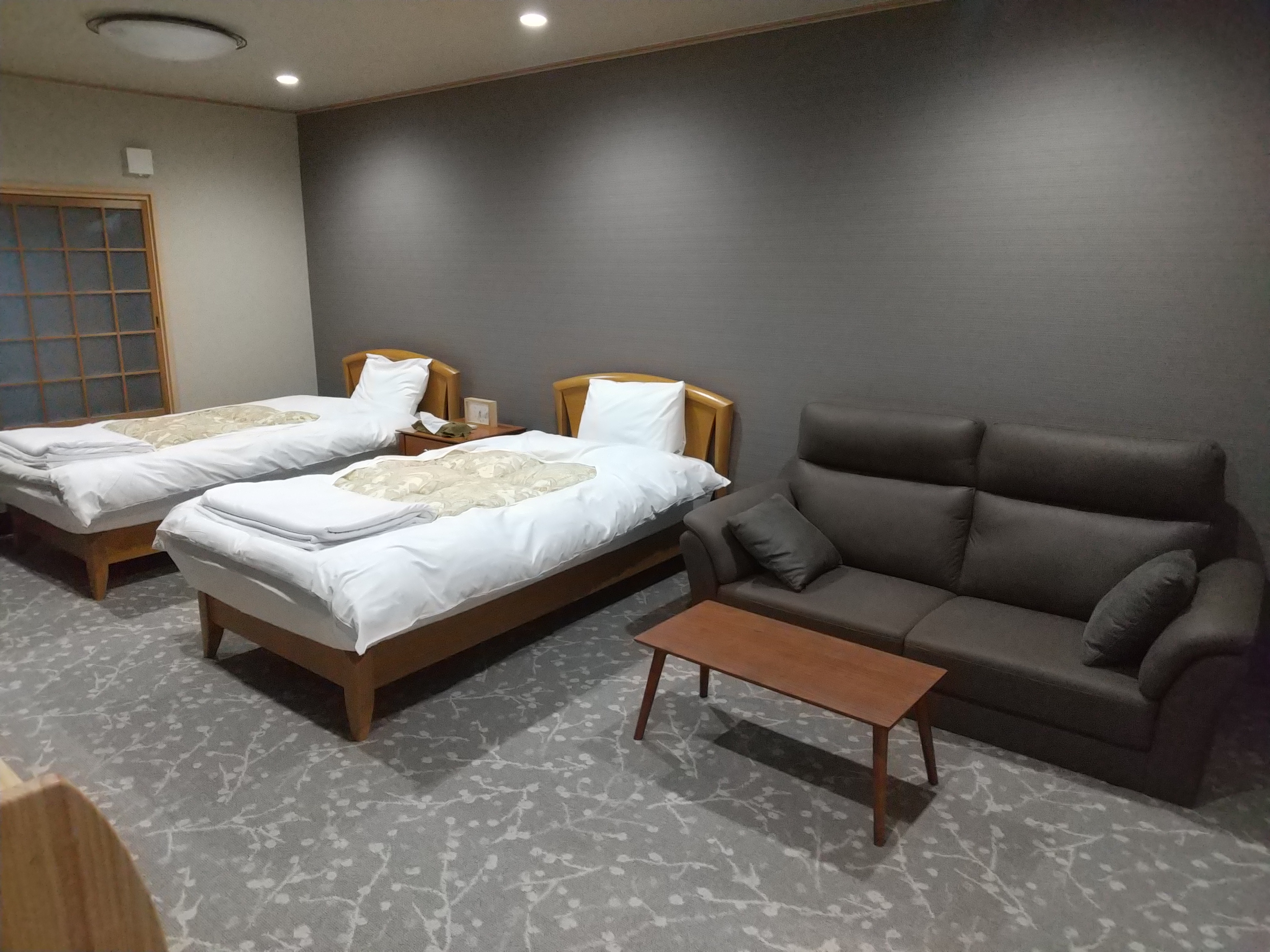 1階　バリアフリー対応　和洋室　ソファー