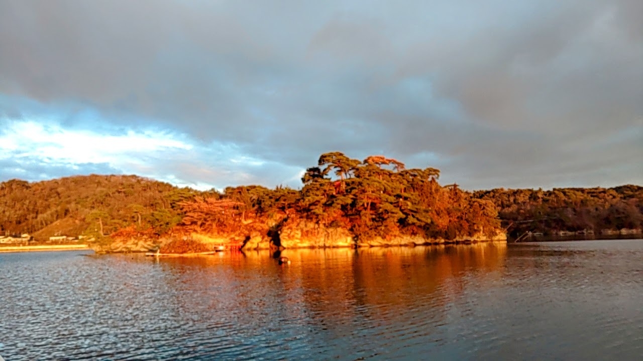 【ファミリー】早朝カニ籠漁＆海上から眺める表松島の初日の出〜忘れられない特別な瞬間を〜【謹賀新年】