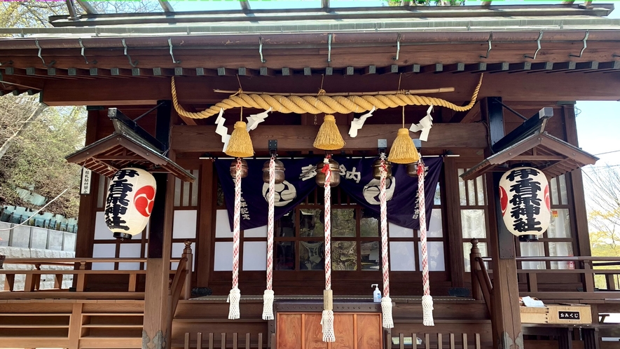 石段街を登りつめた場所に鎮座する伊香保神社。