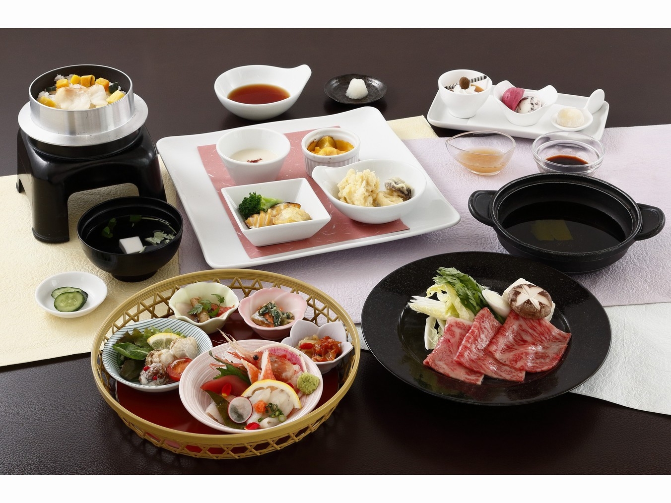 【春SALE】◎当館料理長おすすめ「料理長厳選季節御膳」ご宿泊プラン（1泊2食付）