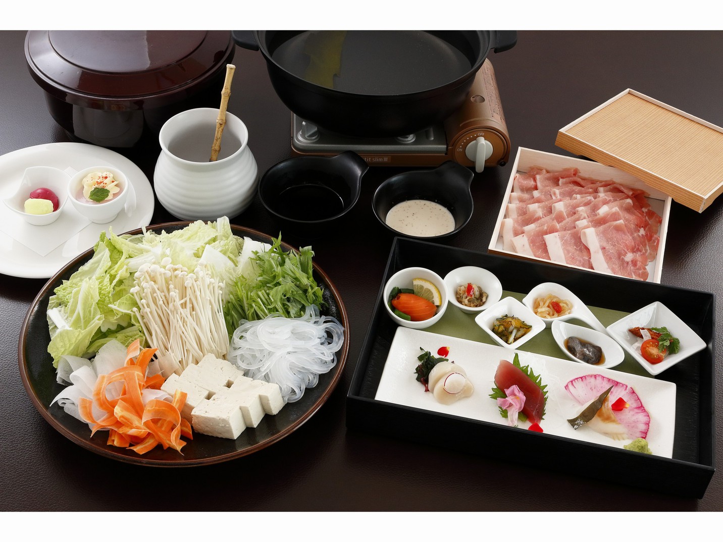 【10/1〜宿泊分】旭川産芋豚使用「しゃぶしゃぶ食べ放題（１泊２食付）」ご宿泊プラン