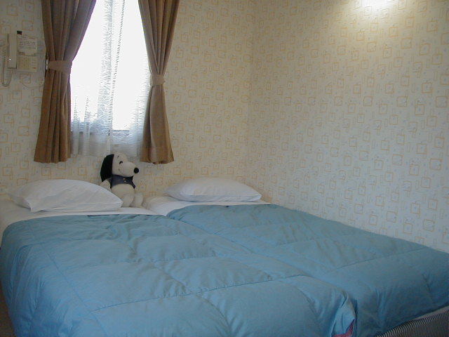 Western-style rooms will be prepared by combining two beds and bringing them close to the wall.