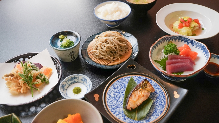 夕・朝食付き　夕食はスタンダード6品♪　幻のぼくち蕎麦♪天然温泉で寛ごう♪【春秋】