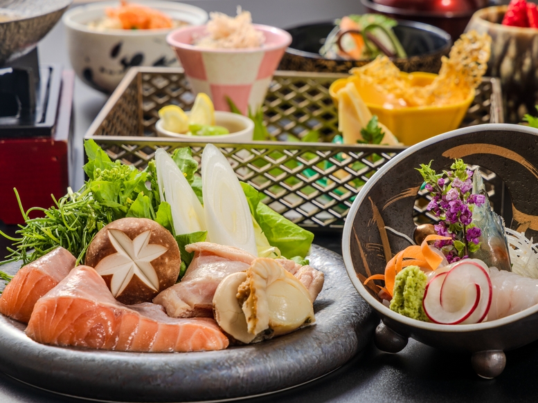 【さき楽】30日前のご予約がお得！夕食・朝食共にお部屋食◆朝食は金目煮付