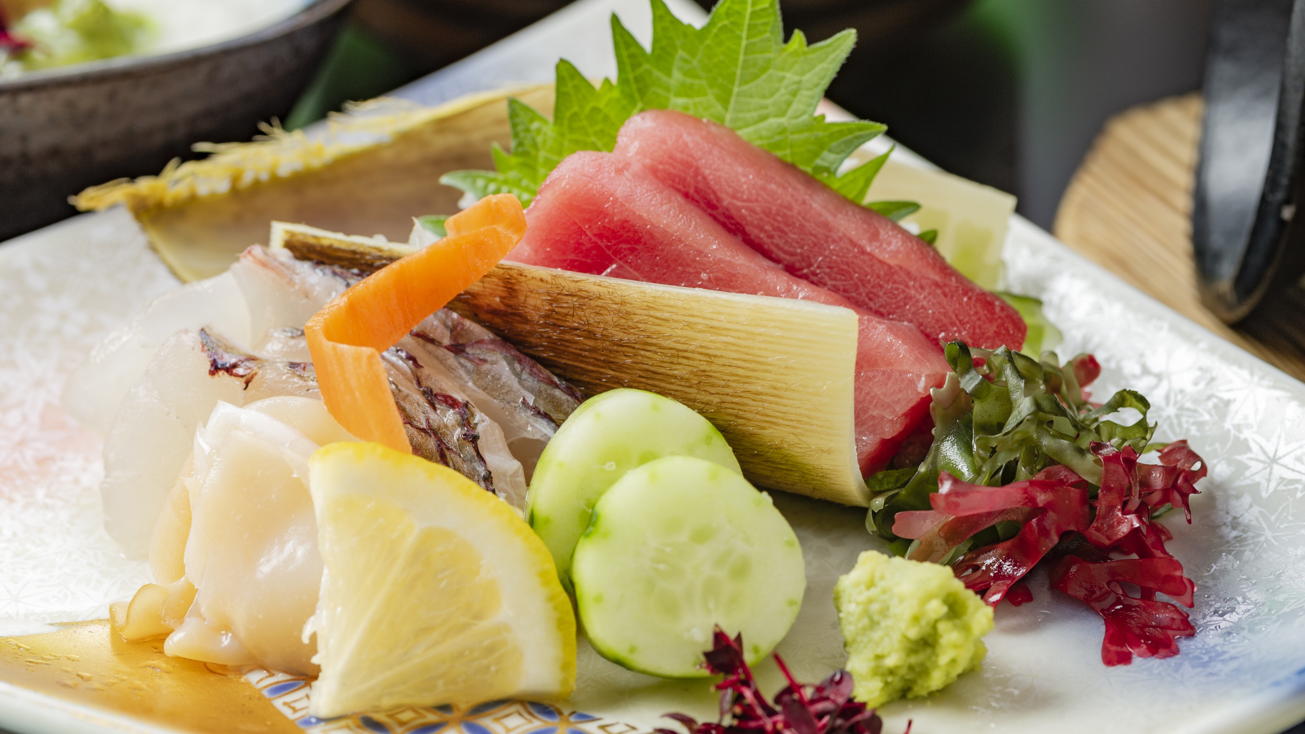 春の基本和食膳／お造りや鍋物、揚げ物など、海と山の恵みをバランスよく楽しめる内容です。（イメージ）
