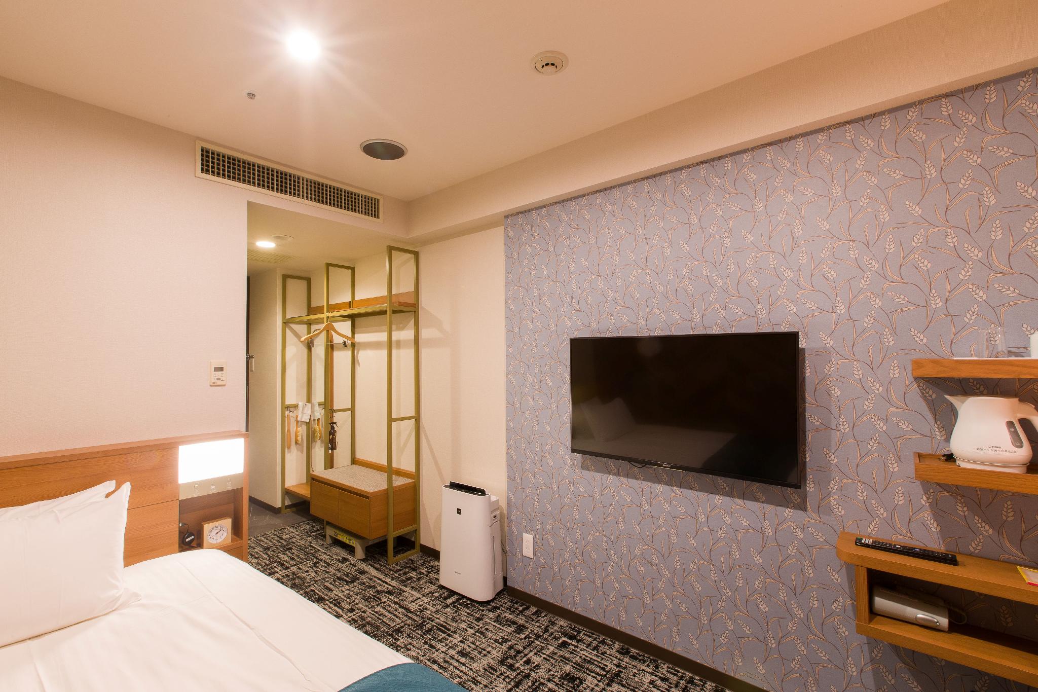 シングルルーム（TVサイド）