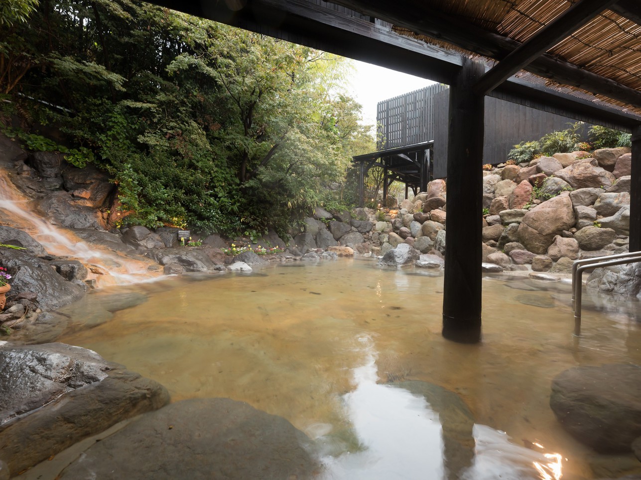 【別府温泉満喫】お得に別府温泉を愉しむ　ひょうたん温泉の入浴券付きプラン「花べっぷ会席」