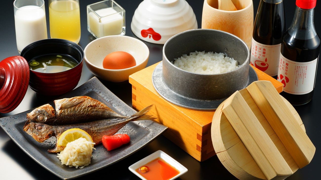 朝食｜季節の焼き魚やお漬物など、どこか懐かしい日本の朝ごはん