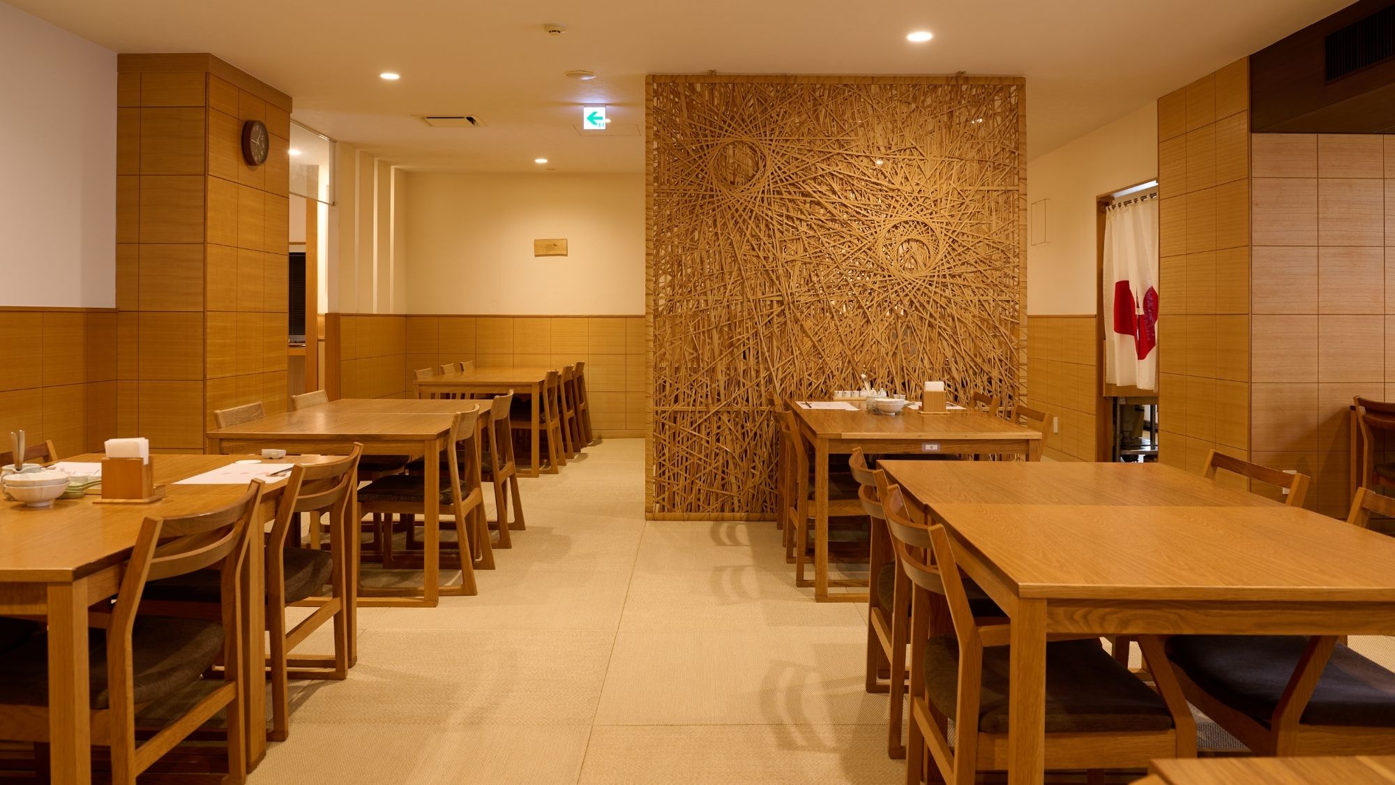 ■地産茶屋「侘助」