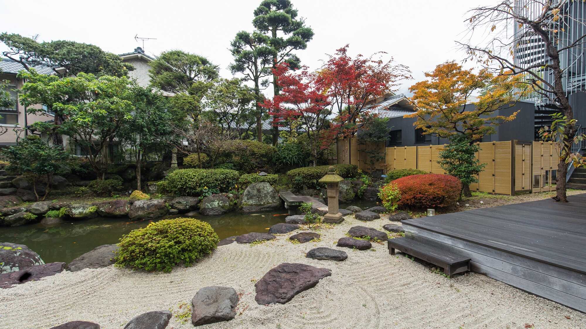 ■館内｜日本庭園