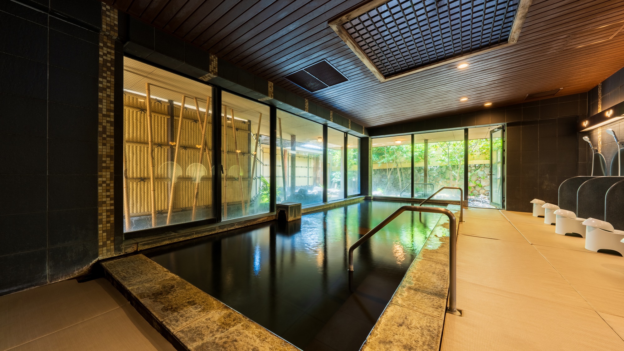 男性大浴場|畳敷きにリニューアル!