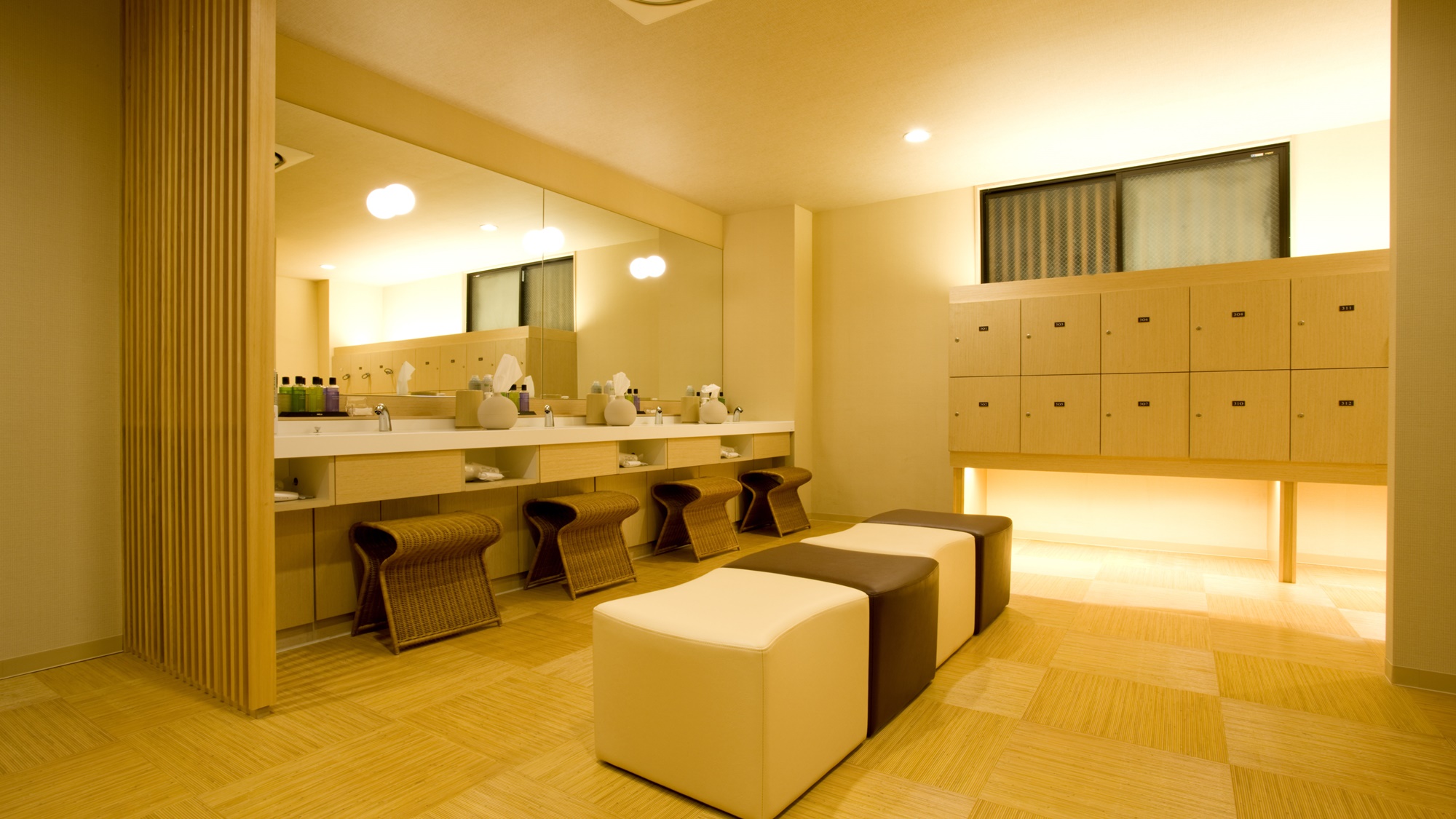 大浴場|男湯「桃太郎」脱衣所