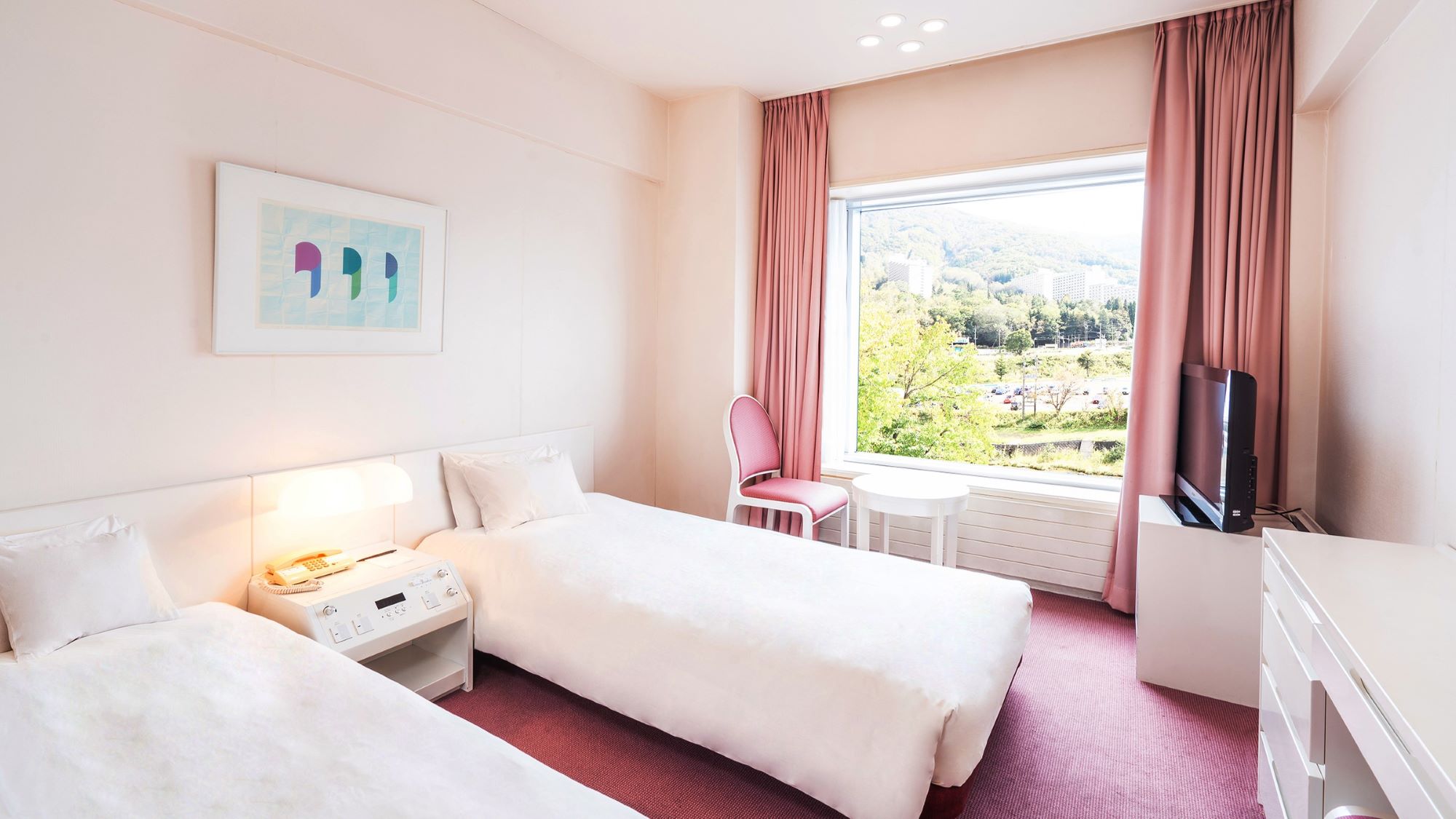 6号館ツインB禁煙(リバービュー)川側に面したツインルームです。