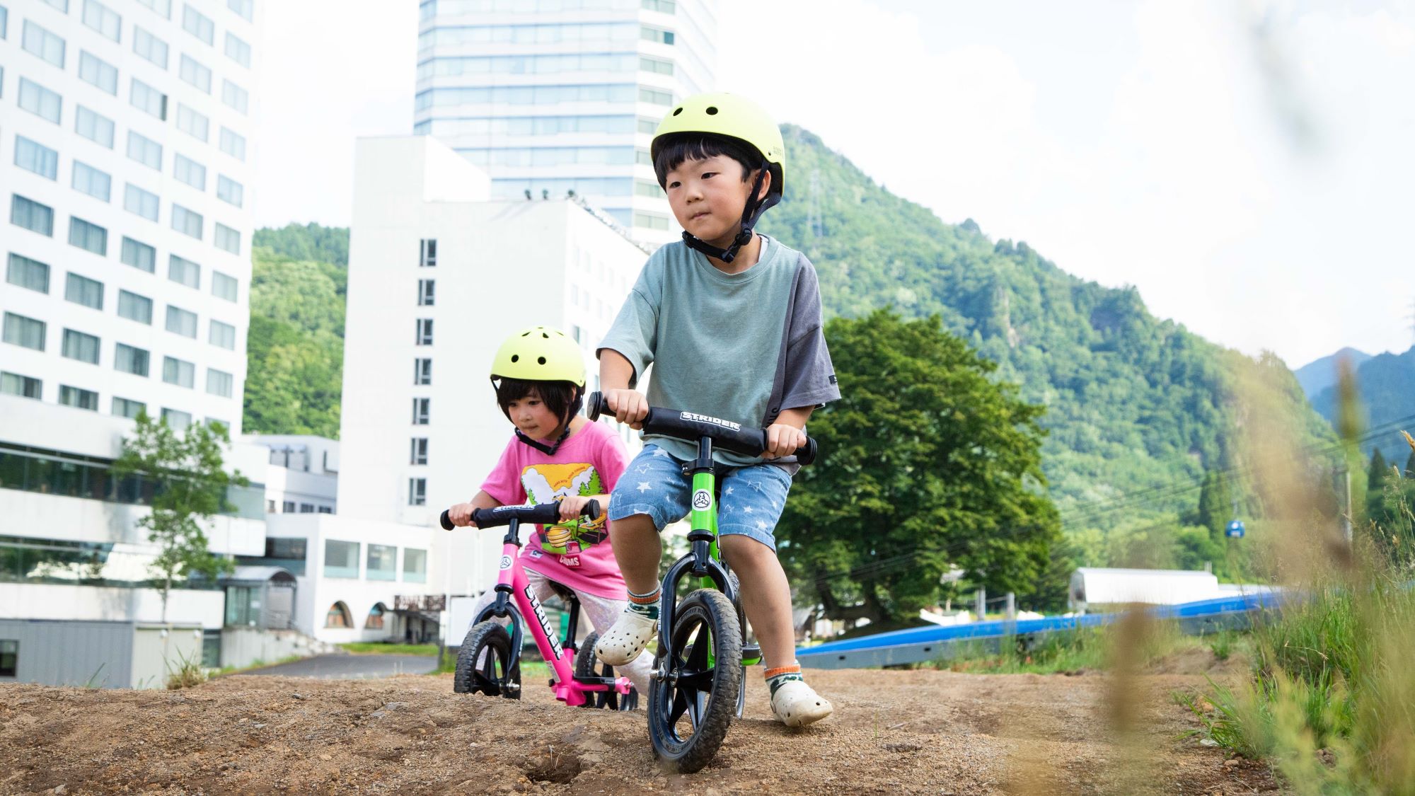 「苗場サマーアクティビティ」高原の涼しい風を感じながら、夏ならではの体験が楽しめます。