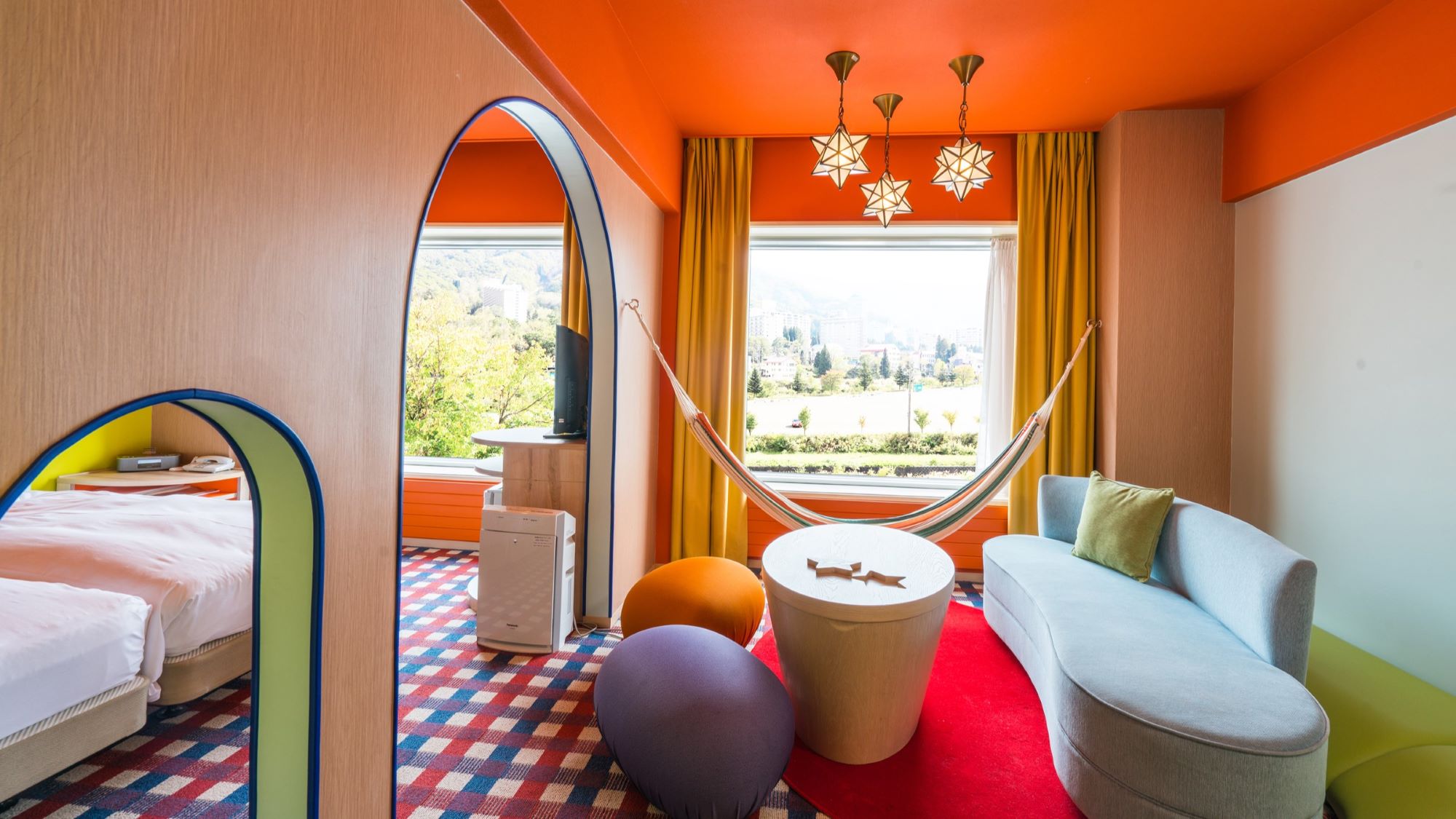 6号館遊ROOMウォール禁煙リビングルーム(リバービュー)遊び心いっぱいの仕掛けが楽しいお部屋です。