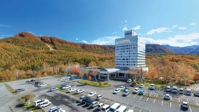 【大人のゆるり旅】紅葉の高原を満喫！24時間ステイ♪＋館内券1，000円付！1泊2食