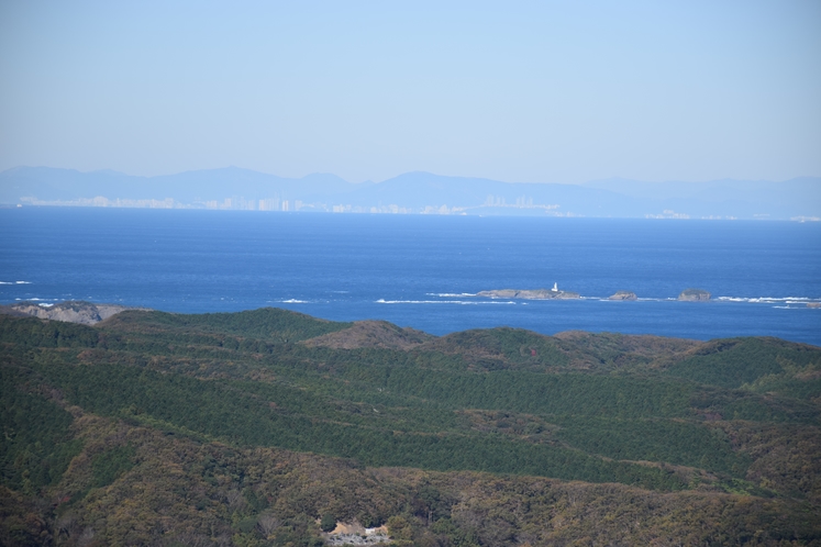 権現山山頂公園から釜山を望む