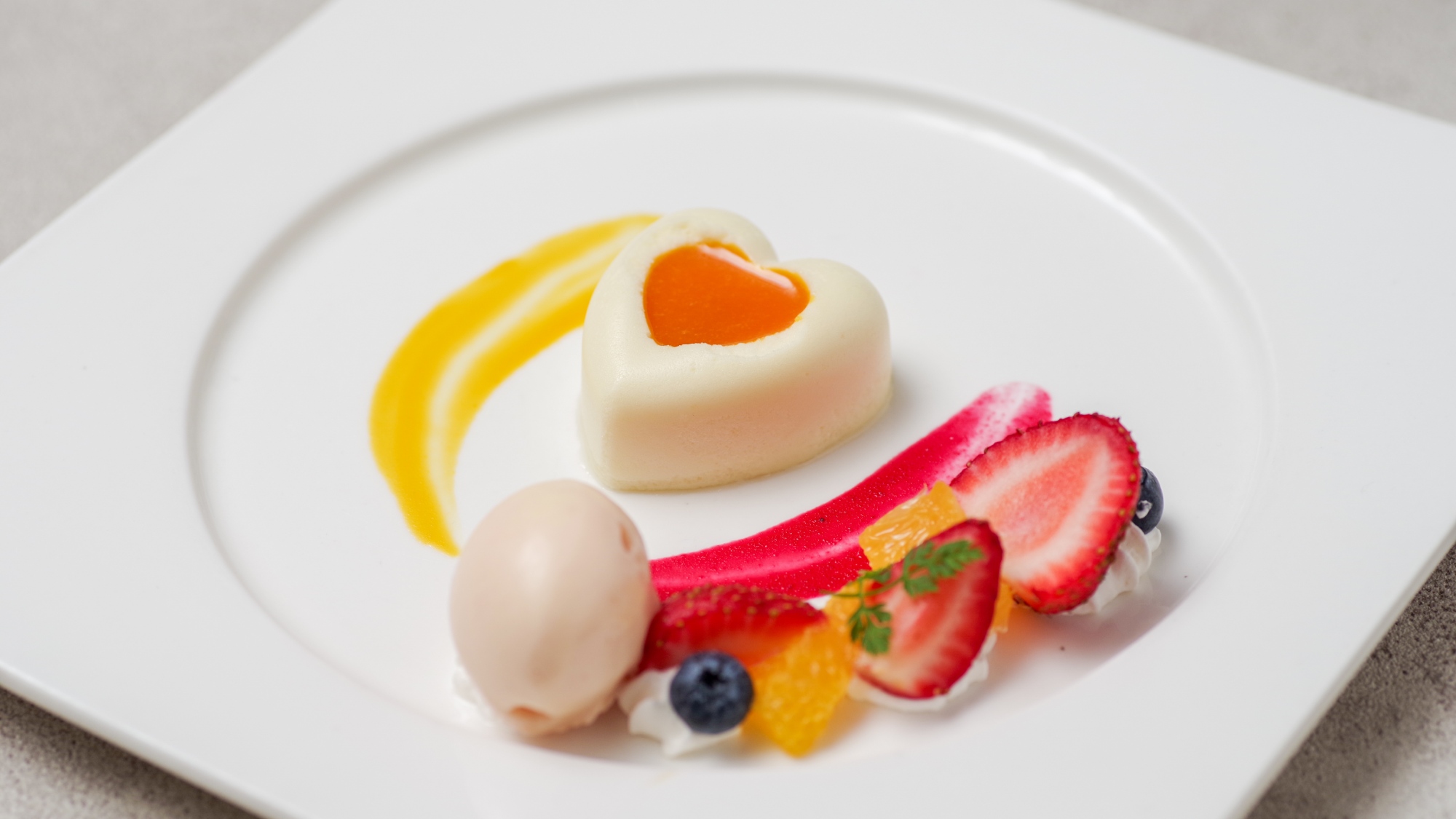 【万座ディナー】(2/6～3/21) ホワイトチョコの生姜のコンフィチュール入りムース