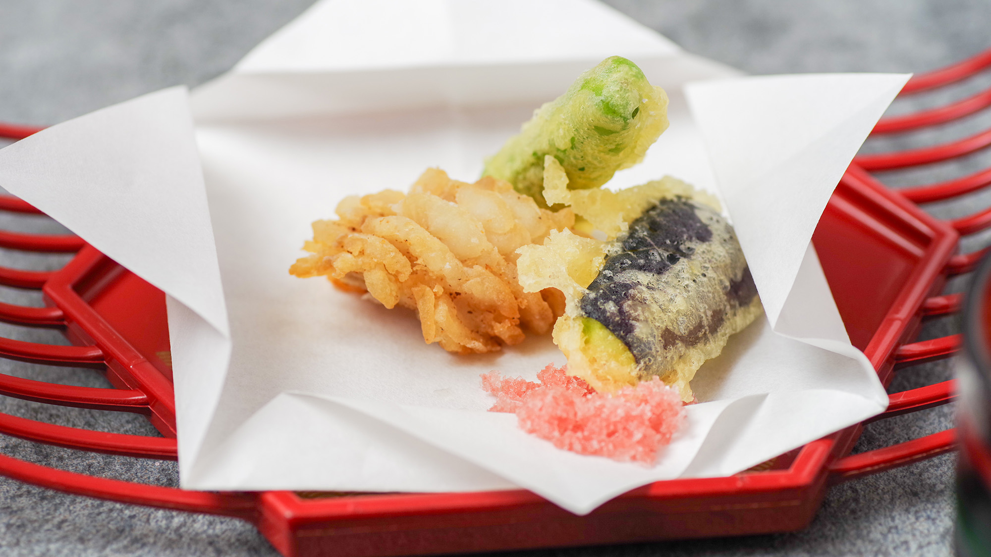 【万座会席】夏メニュー／鱧（はも）のから揚げ