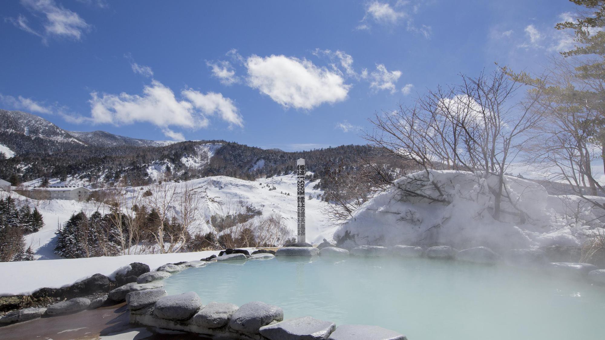 【こまくさの湯】12月から4月にかけて雪見風呂がお楽しみいただけます