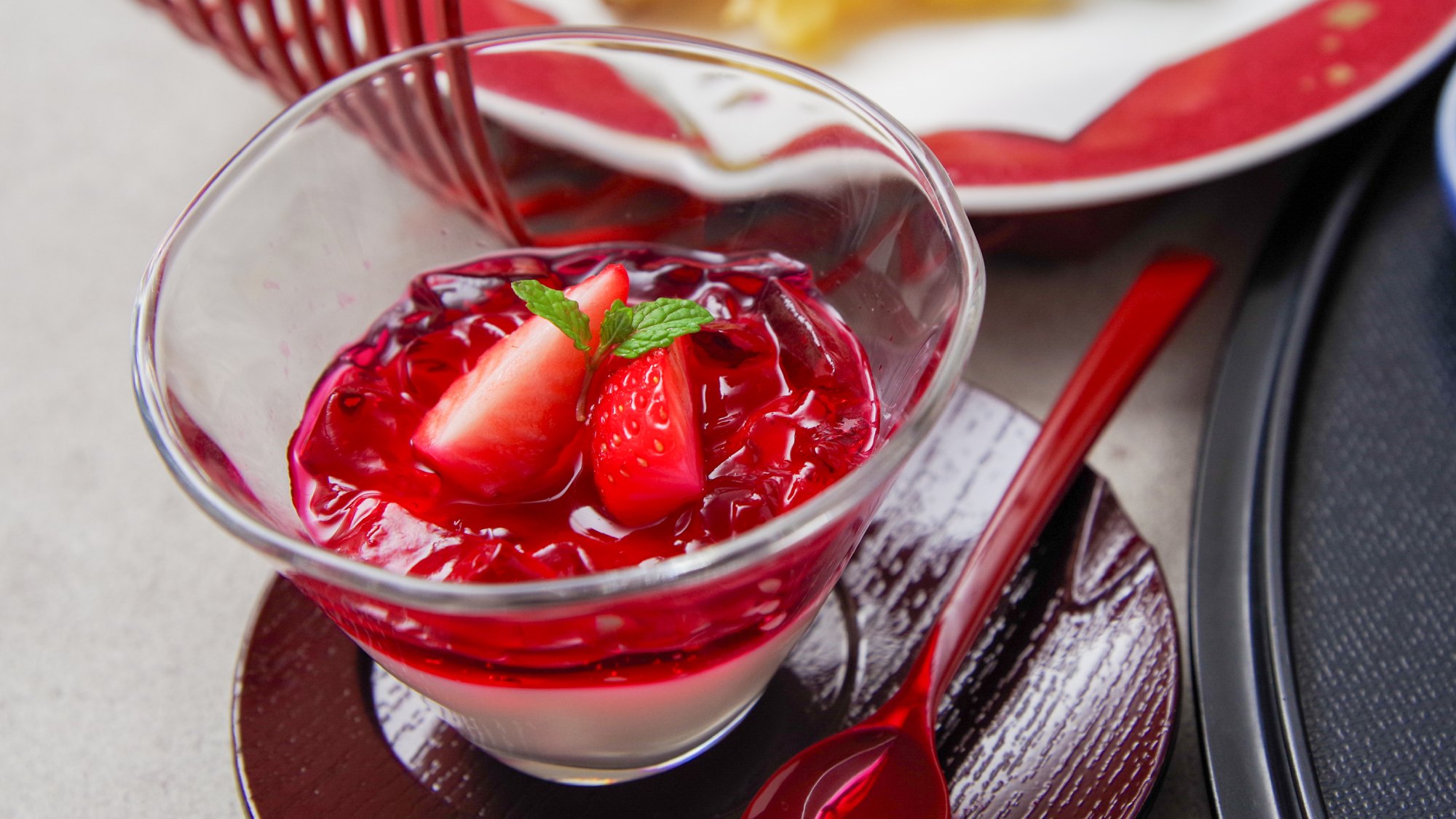 【万座会席】（4/4～）赤シソのジュレとパンナコッタ