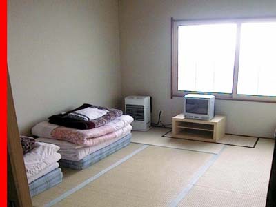 Kamar asrama wanita (kamar bergaya Jepang)