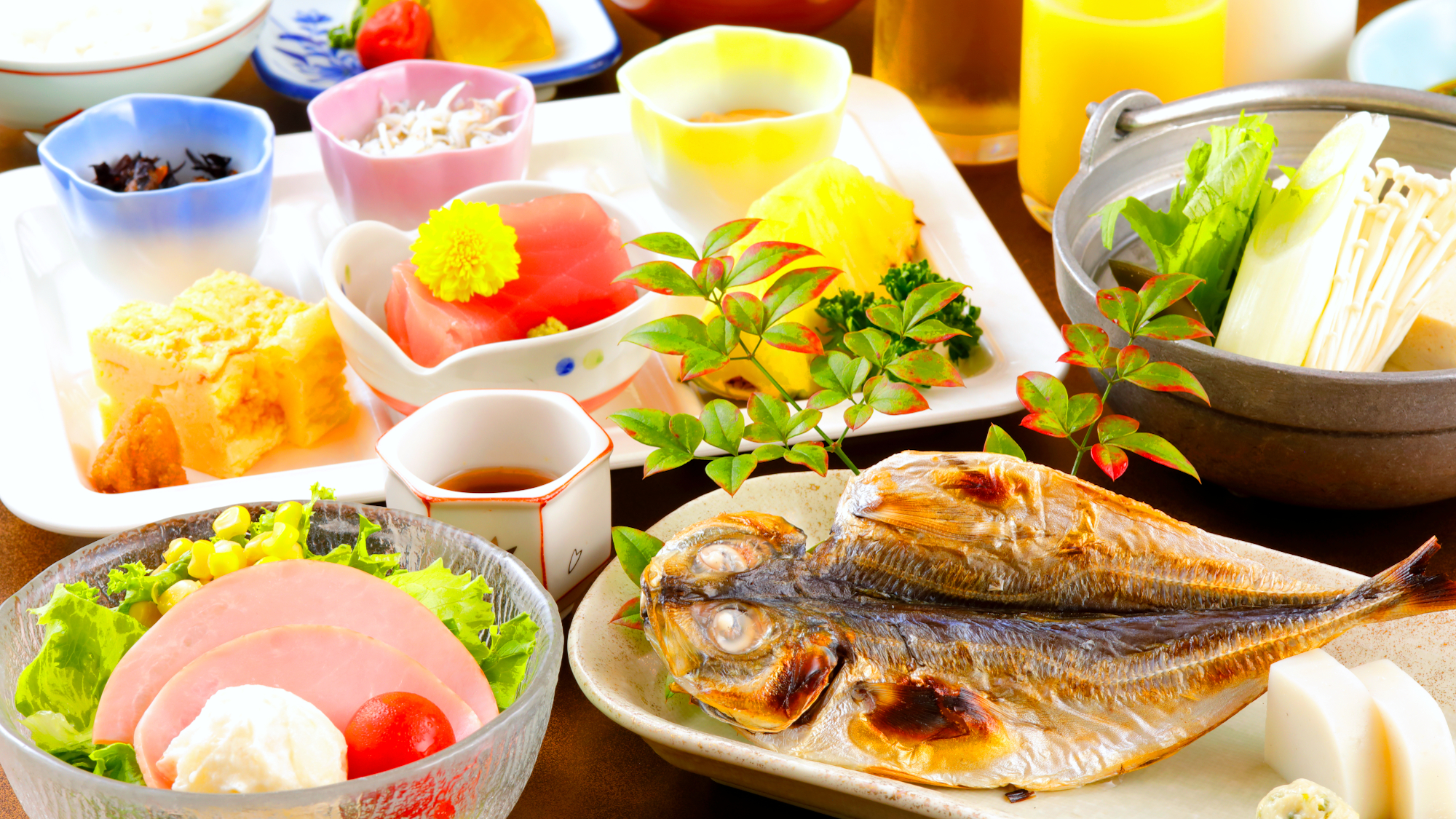 和定食（ご朝食）※通常はバイキング形式ですが、宿泊者数が20名以下の場合は「和定食」となります。